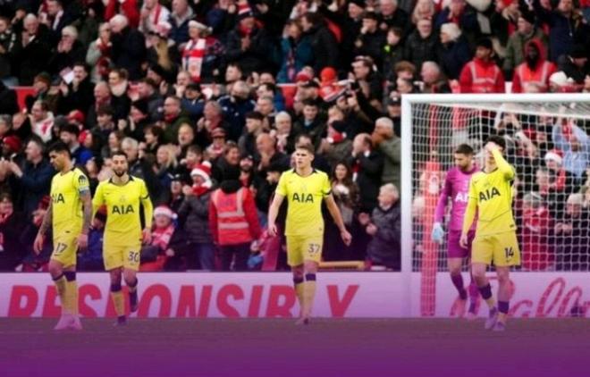 英超第16轮热刺客场0-3不敌诺丁汉森林 热刺16场6胜4平6负