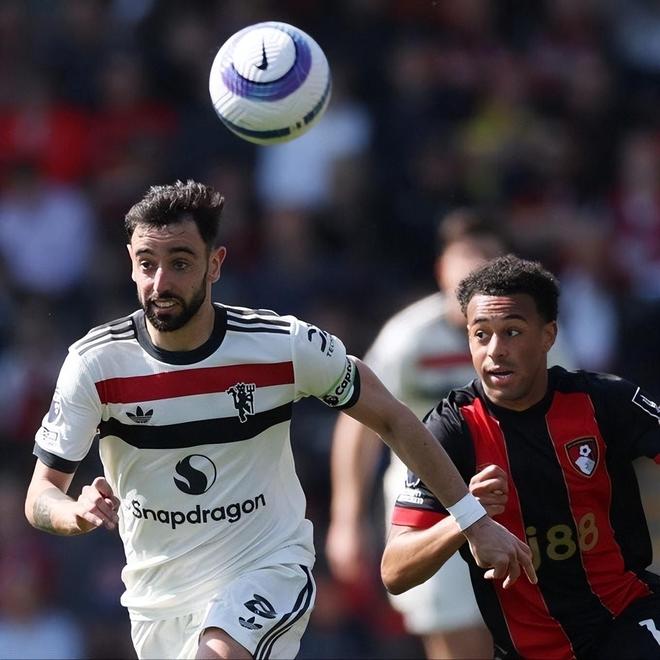 经典互捅局！曼联4-4伯恩茅斯痛失好局，阿莫林总结“三问题”