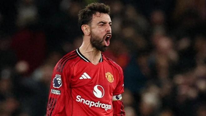 布鲁诺·费尔南德斯“指挥”失误，致曼联球门失守