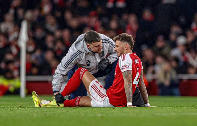 罗马诺：本-怀特将至少伤缺一个月，阿森纳希望他1月中旬复出