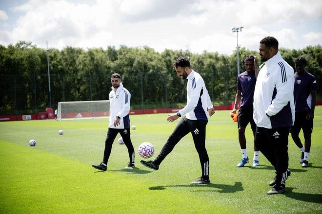 邮报：曼联今夏将赴芬兰和雷克瑟姆踢友谊赛，磋商仍在进行