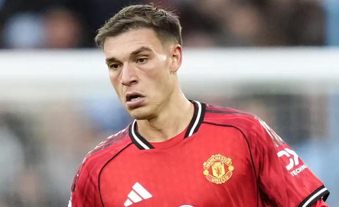 记者：土超俱乐部对乌加特兴趣浓厚，若报价合适曼联愿意放人