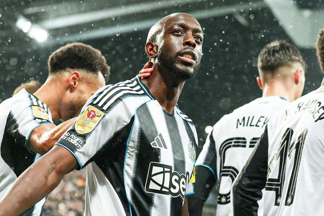 为卫冕而战，纽卡队史首次连续两个赛季闯入联赛杯半决赛