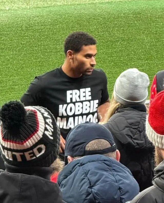 记者:梅努哥哥穿着那件T恤对他可没什么好处;罗马体育报:齐尔克泽转会罗马的谈判可能迎来实质性进展 记者:梅努哥哥穿着那件T恤对他可没什么好处;罗马体育报:齐尔克泽转会罗马的谈判可能迎来实质性进展