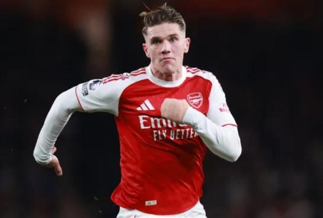 天空：哲凯赖什身体优势不再明显，他接球后容易丢失球权