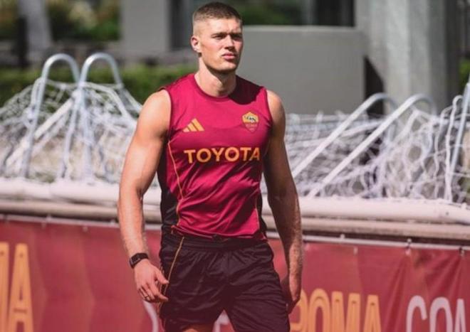 记者：西汉姆联正在考虑签多夫比克替菲尔克鲁格