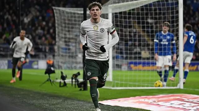 仅踢半场被换下！蓝军19岁小将不满现状 冬窗谋求离队