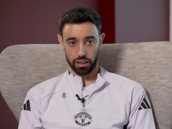 B费：批评我不跑动是最伤人的；之前舆论还说挥手是领袖风范