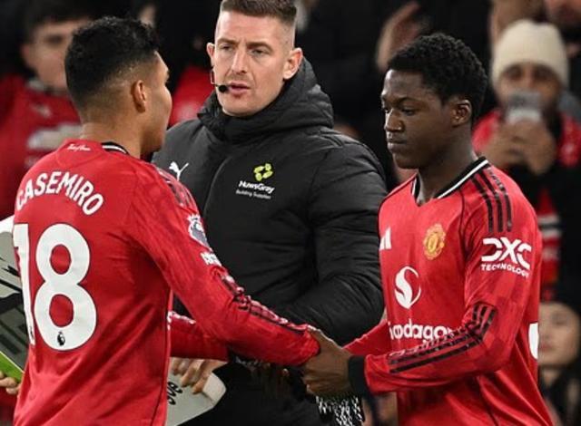 邮报：梅努和曼联的关系濒临破裂，那不勒斯有望成为其下家