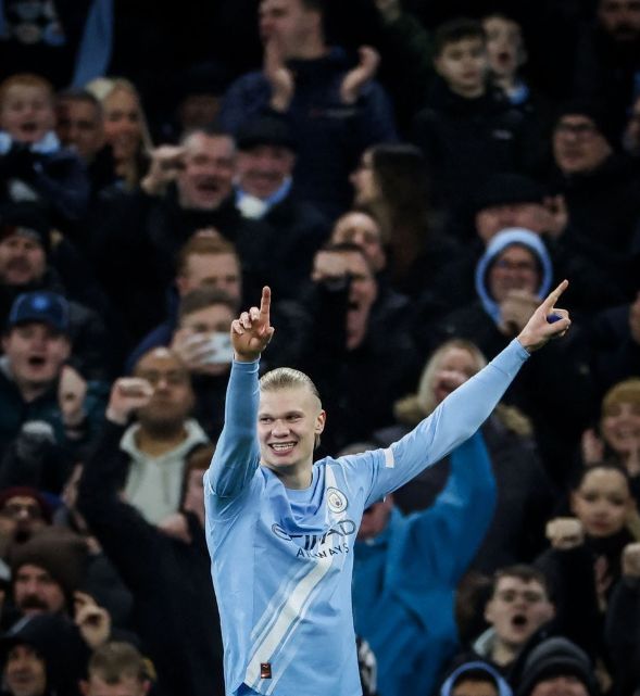 铁锤帮20场不胜+7连败！哈兰德独造3球超C罗，曼城3-0登顶积分榜