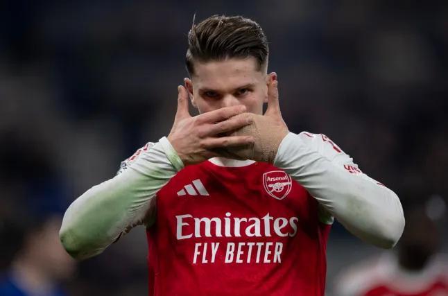 小雷：哲凯赖什在场上很吃力，很少见到他赢得一对一对抗