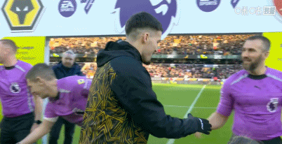 半场： 狼队0-0布伦特福德，凯莱赫屡次救险