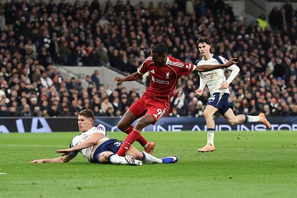 伊萨克遭范德芬剪刀脚，伤病分析师：前者很大可能伤缺8-10周