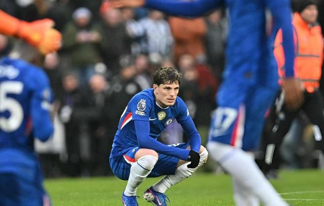 加纳乔数据：6次传中0成功，丢失球权15次+停球失误反抢染黄