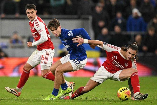 阿森纳1-0埃弗顿 哲凯赖什点射破门