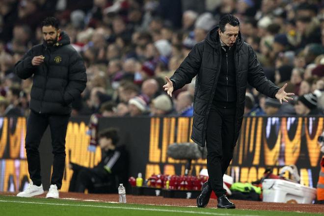 54岁埃梅里激动脱衣怒吼！率队10连胜震撼英超 终结对曼联6场不胜