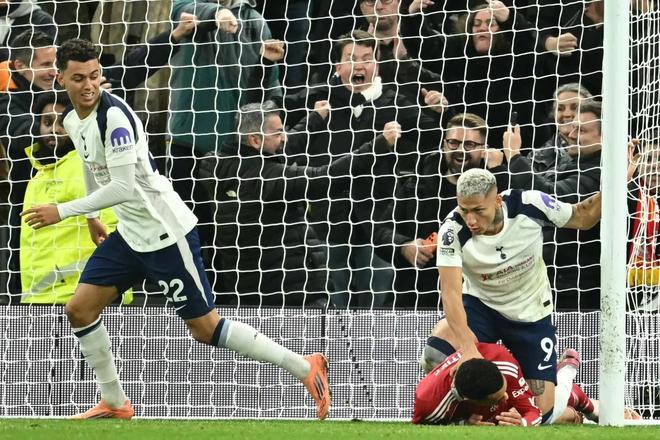 里沙利松锁喉埃基蒂克，斯图里奇：这动作完全没必要