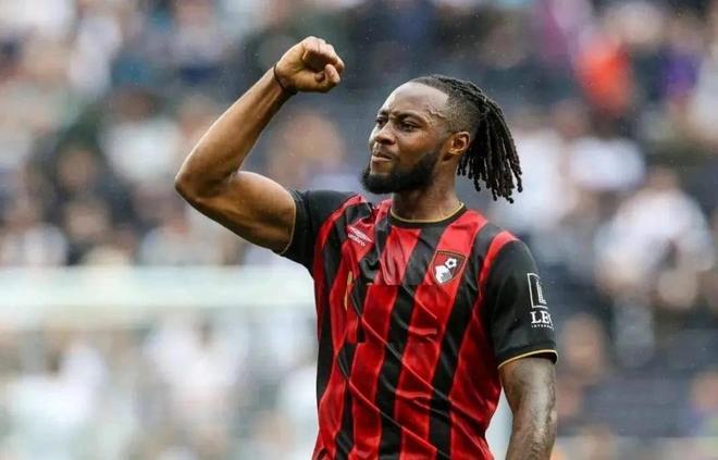 排名不分先后！曼市双雄领跑塞梅约争夺战 热刺有意但遭球员婉拒