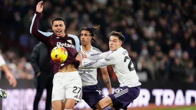 难堪大用？乌加特最近7次英超首发曼联全部输球