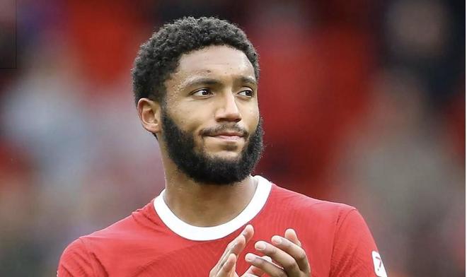 记者：米兰有意戈麦斯，斯洛特希望其至少留队至本赛季结束