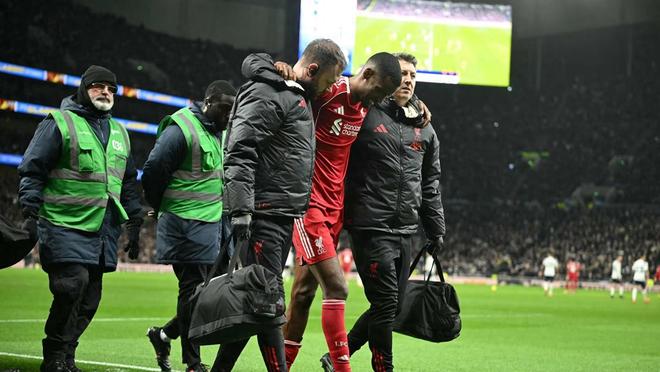 利物浦前锋伊萨克重伤疑云：或遭遇腿部骨折，恐将长期缺阵