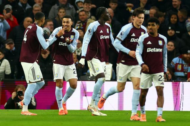 维拉狂飙背后：埃梅里坚持既定计划，老将稳定军心