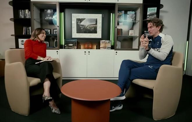 弗兰克：我是家里最有“圣诞氛围”的人；儿时没想过当教练