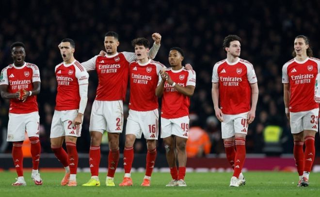 英联杯四强出炉！阿森纳9-8淘汰水晶宫约战切尔西，曼城PK喜鹊