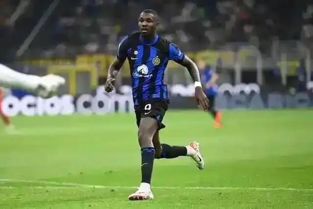 费兰特鼓励小图拉姆，齐沃要做好硬仗的准备，斯洛特面临背水一战