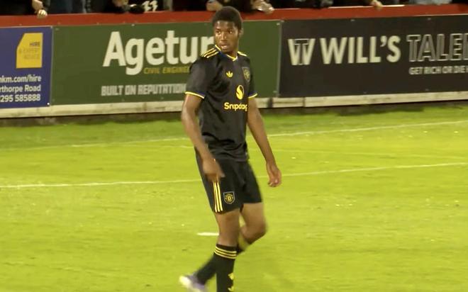 曼联人人皆天才？小妖不满被下放预备队锻炼，自认为应是第二中锋