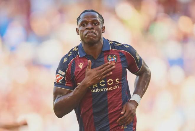 阿莫林：曼联不能再乱买人！罗马诺：巴萨、尤文正密切关注塞内西