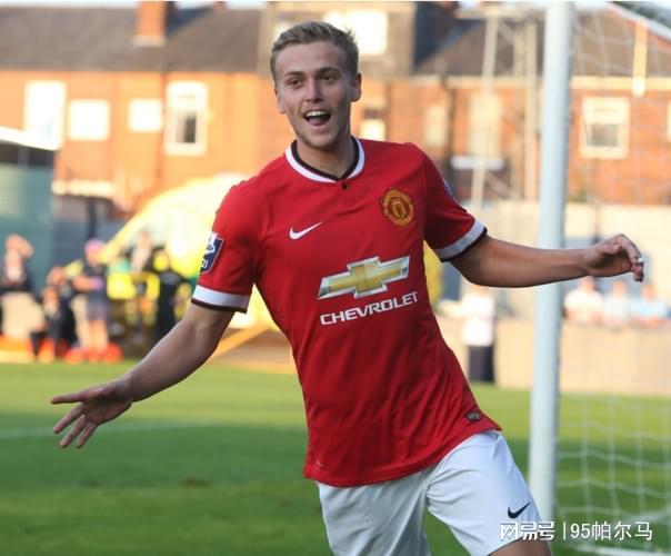 虚假的繁荣，19岁曼联扬名，26岁英乙逞强，30岁前效力了7支球队