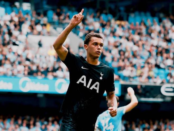 TA：水晶宫冬窗的主要目标是布伦南，他们也一直很欣赏威洛克