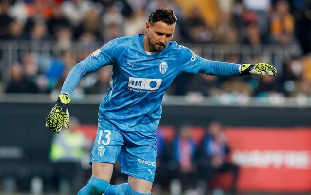 阿斯：伯恩茅斯、布鲁日和热那亚在关注瓦伦西亚32岁门将迪米