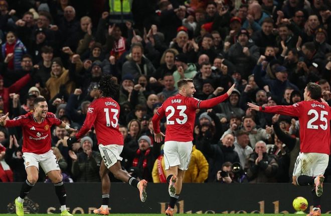 1-0险胜！曼联终结两场不胜，积分追平利物浦，升到第5名