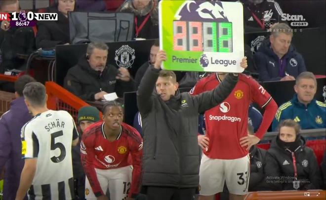 迎赛季首秀，马拉西亚时隔11个月再度代表曼联出场