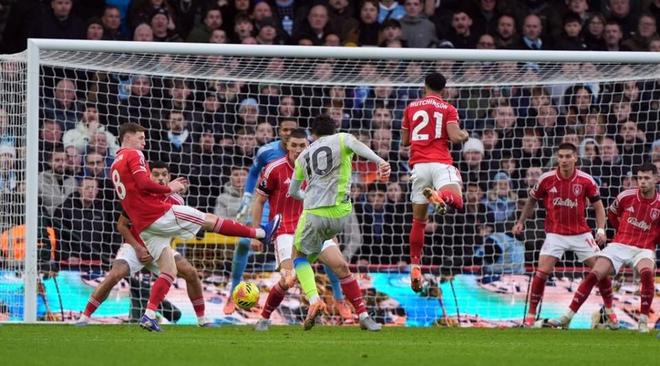 切尔基神奇一战！英超首次传射建功，破133天球荒，全队疯狂庆祝