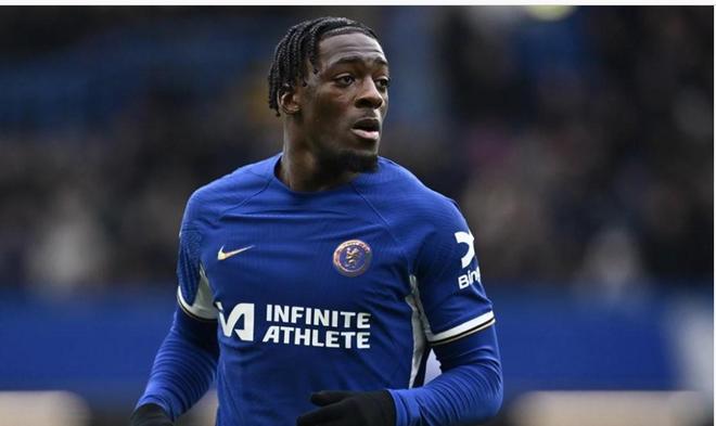 记者：罗马正与切尔西谈迪萨西永久转会，里昂和巴黎FC也有意