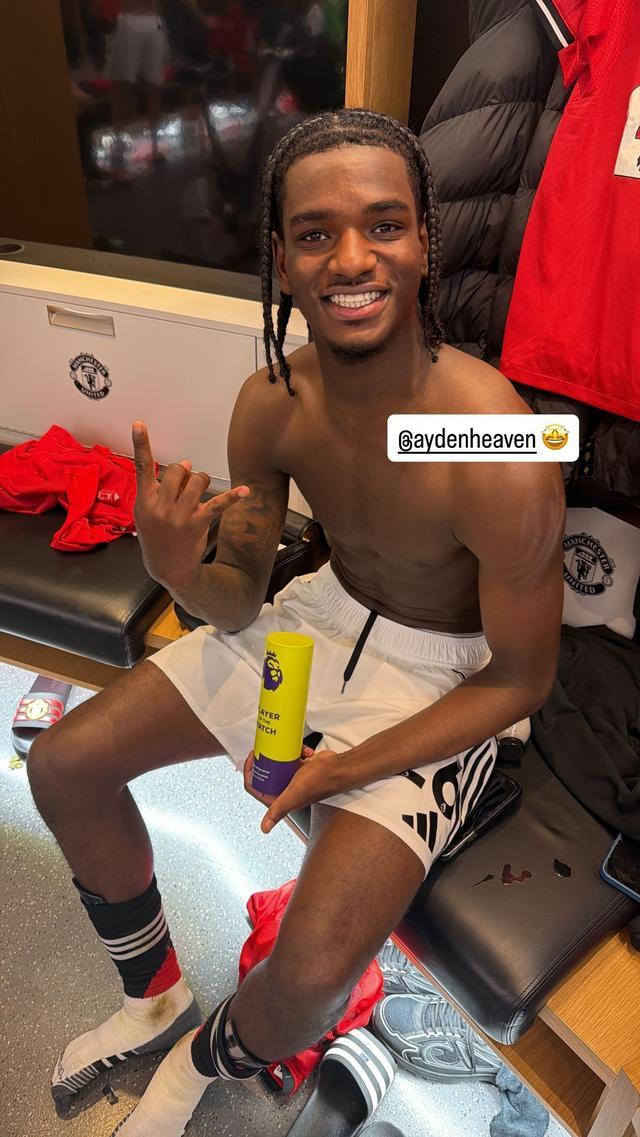 约罗晒照，海文当选现场评选的全场最佳球员