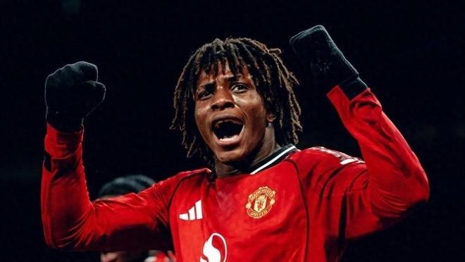 多尔古闪耀!曼联1-0力克喜鹊军团,为球迷送上节礼日礼物 多尔古闪耀!曼联1-0力克喜鹊军团,为球迷送上节礼日礼物