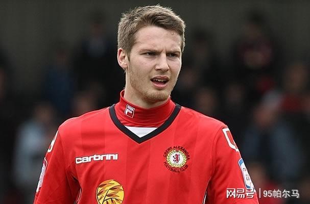 拒绝阿森纳的代价？18岁首秀闪电破门29岁英乙混日子