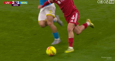 动作恶劣，凯尔凯兹倒地护球，遭安德烈两连踢