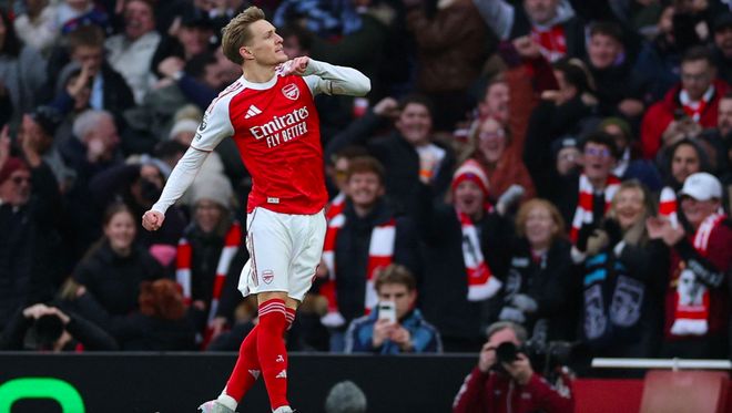 4场造4个乌龙 12.9亿豪门2-1喜提3连胜 英超领头羊两小时两度更迭