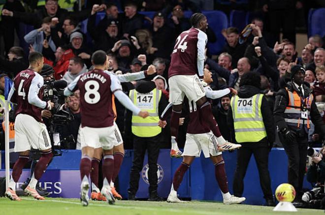 天空：赛后维拉庆祝时有物品被掷向替补席，似乎有人被击中