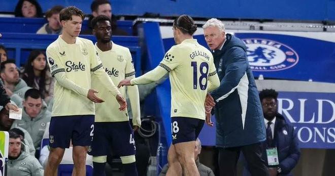 莫耶斯谈格拉利什缺阵：他感染了病毒，圣诞期间身体不太舒服