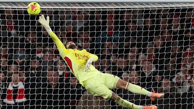 拉亚达成英超150场里程碑，58次零封英超门将同期最多