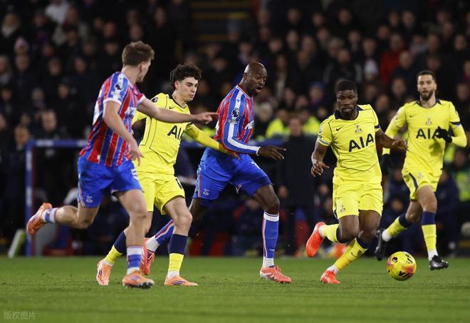 英超最新积分战报 热刺小胜止颓势 差曼联4分领跑下半区