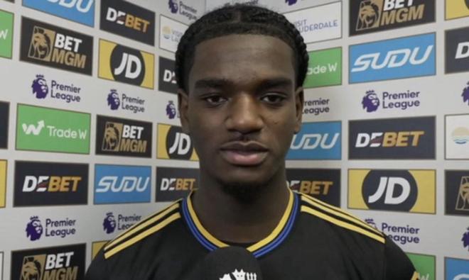 海文:刚来曼联没想到这么快得到机会,教练对我的帮助很大 海文:刚来曼联没想到这么快得到机会,教练对我的帮助很大