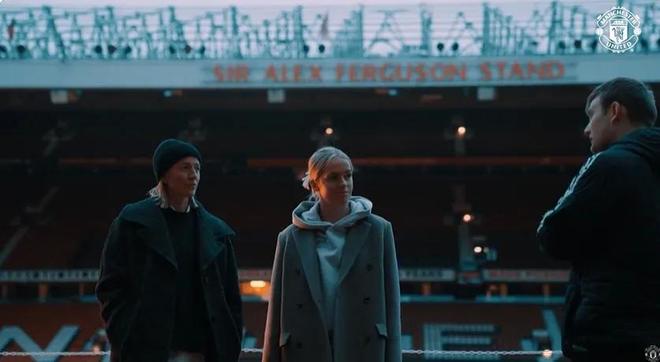 曼联女足签下伦德奎斯特，在采访视频中不小心泄露了另一引援