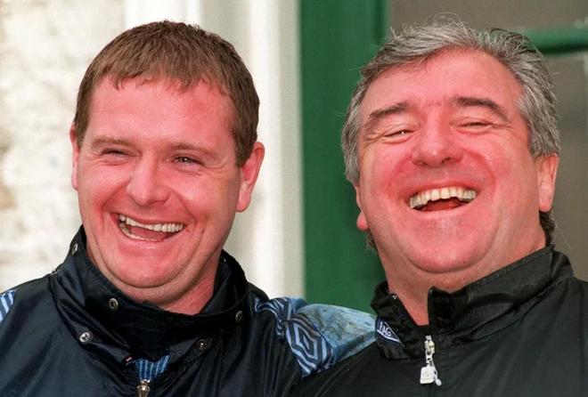 加斯科因：当恩师维纳布尔斯去世时，我哭得泣不成声